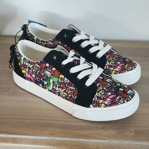 Nintendo Super Mario Kids Cartoon Character Sneakers - Size 5 Nwt - Picture 1 of 16